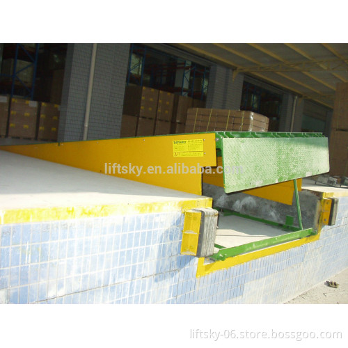 12T Hydraulic loading ramp for warehouse